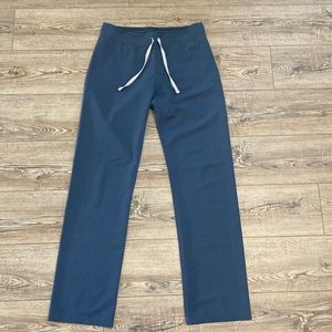 Figs Womens Livingston Basic Scrubs. Small Tall. Dark Harbor Limited Edition.